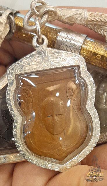 เหรียญเสมา รุ่น2 หลวงพ่อเงิน วัดดอนยายหอม ปี 2497